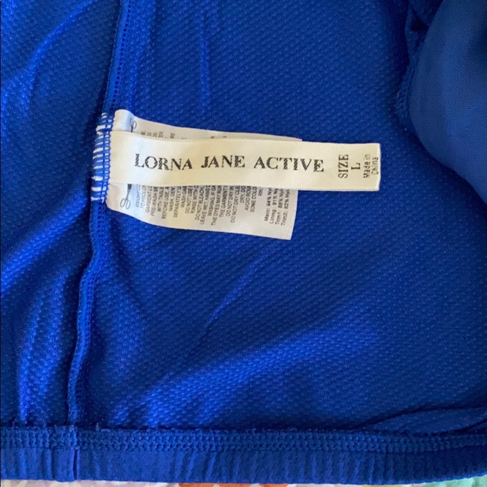 Lorna Jane Workout Tank pocket in Back - Picture 5 of 7